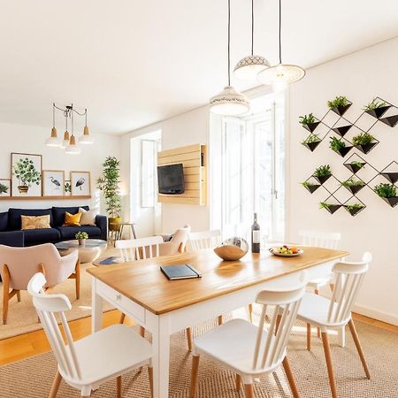 Joivy Chiado Self Check-In 2-Br Flat With Parking Apartman Lisboa Kültér fotó