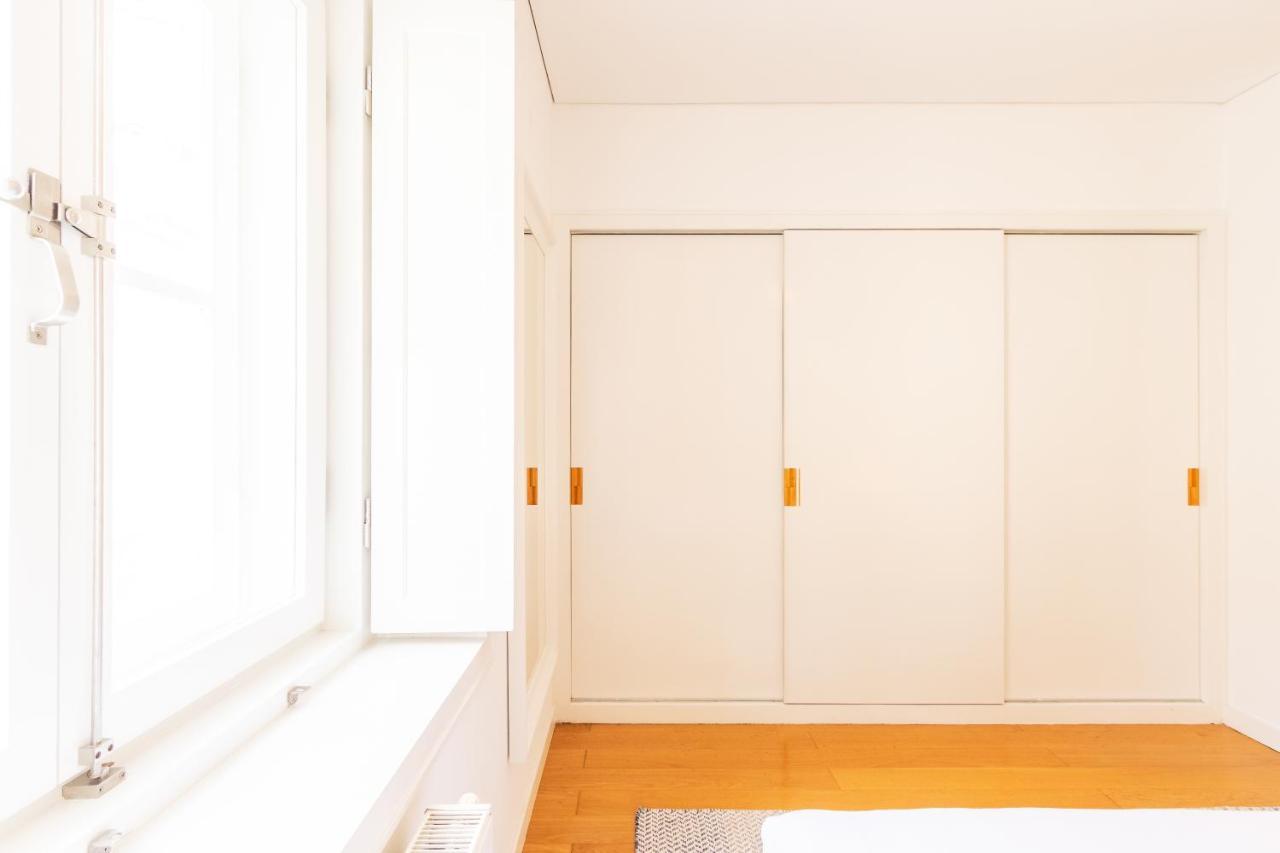 Joivy Chiado Self Check-In 2-Br Flat With Parking Apartman Lisboa Kültér fotó