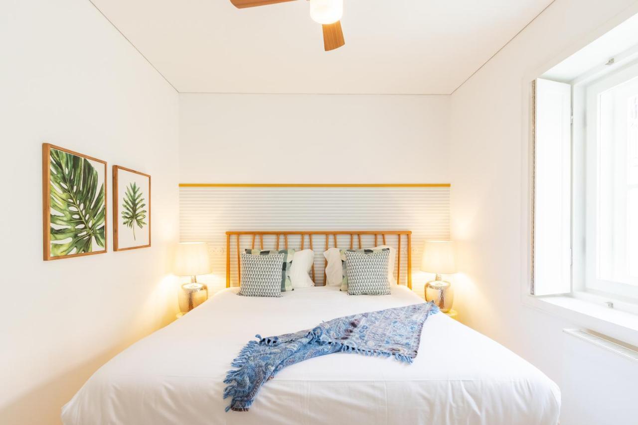 Joivy Chiado Self Check-In 2-Br Flat With Parking Apartman Lisboa Kültér fotó