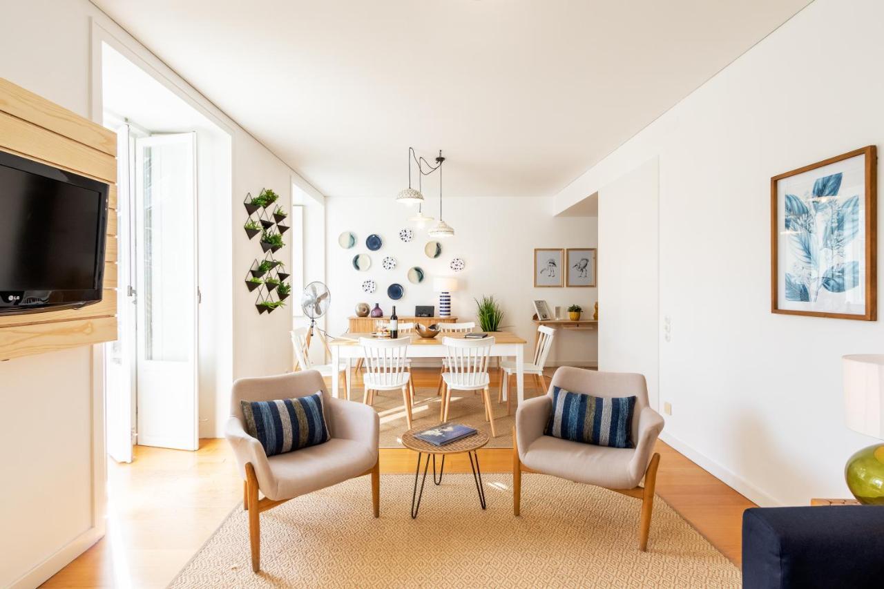 Joivy Chiado Self Check-In 2-Br Flat With Parking Apartman Lisboa Kültér fotó
